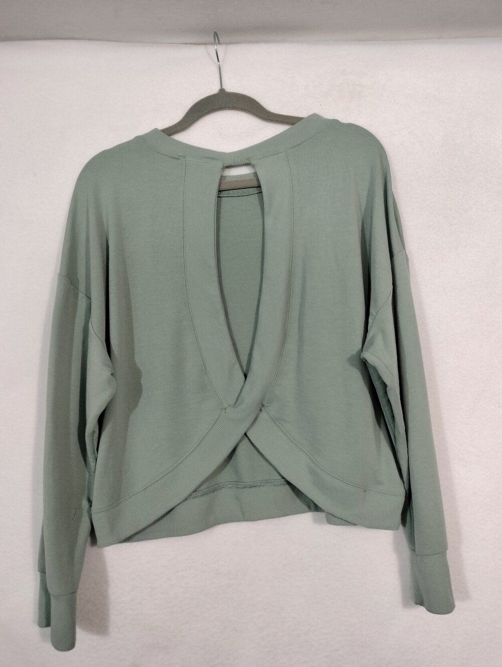 Avia Relaxed Sage Green Crew Sweatshirt - Women